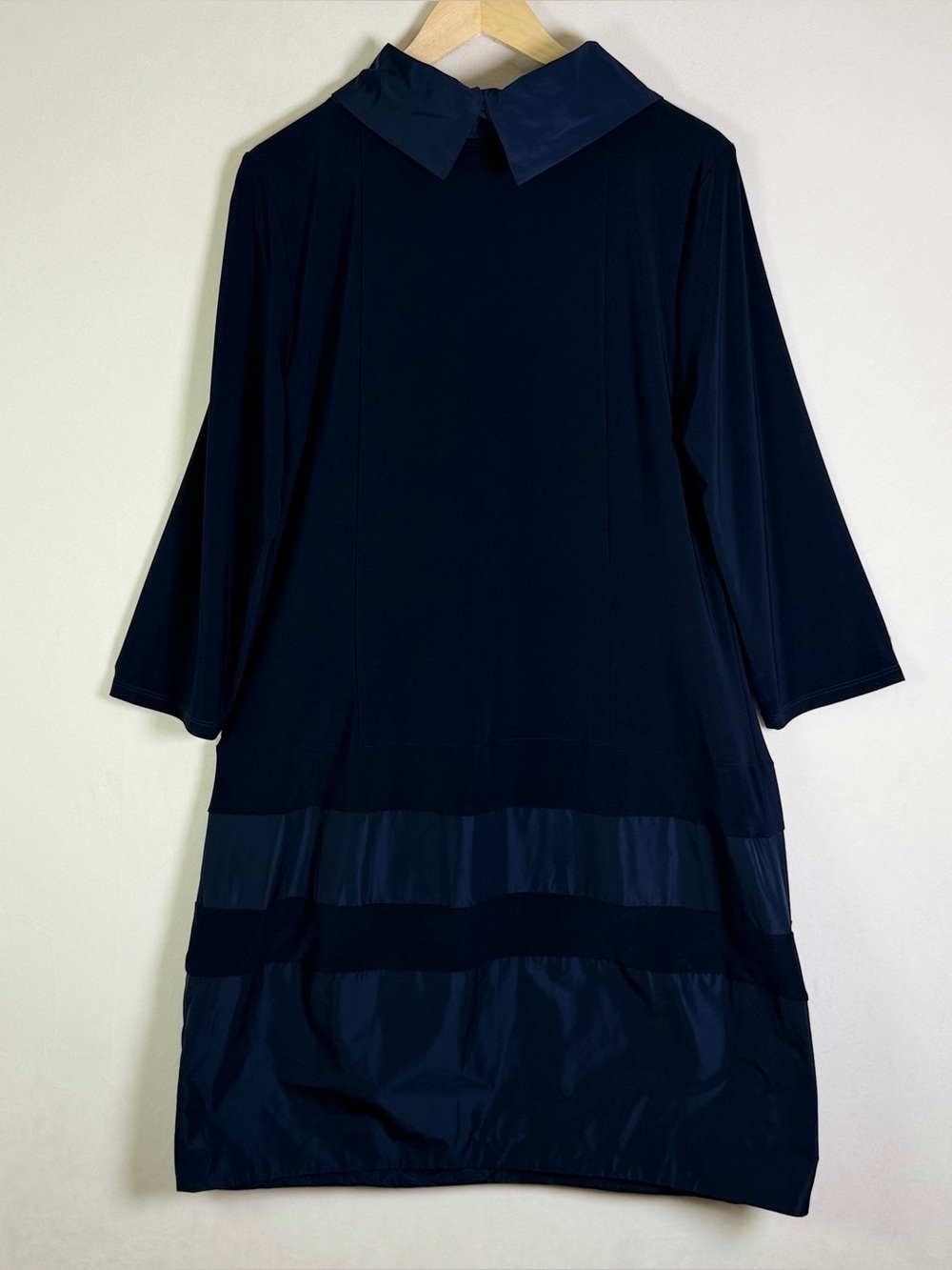 Joseph Ribkoff Women’s Navy Mixed Media Taffeta Bubble Hem Dress Sz 14 $240 NWT - Picture 10 of 11